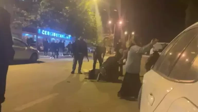 Kardeşler arasında bıçaklı kavga! 1'i ağır 4 yaralı