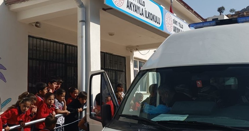 Siirt’te mobil diş kliniği hizmeti köy köy devam ediyor