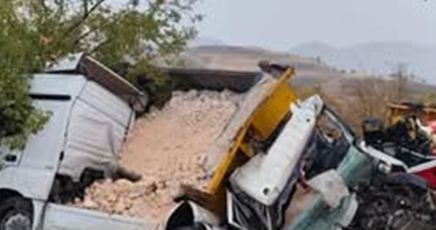 Şanlıurfa’da iki kamyon çarpıştı: 1 ölü, 1 ağır yaralı