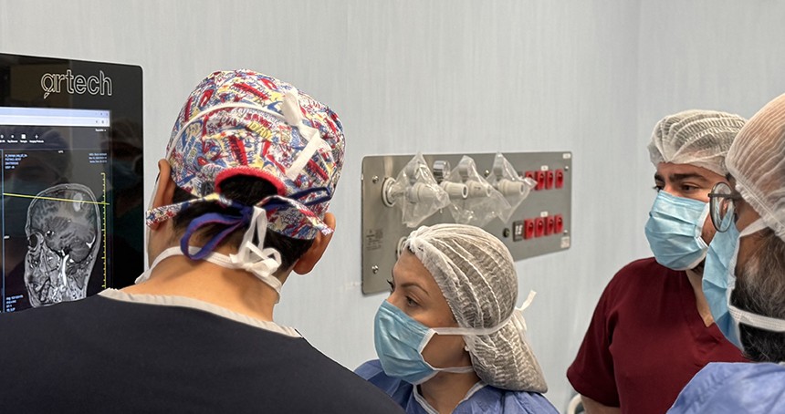 Gaziantep Şehir Hastanesi'nde bölgenin ilk "uyanık kraniotomi" ameliyatı  başarıyla yapıldı