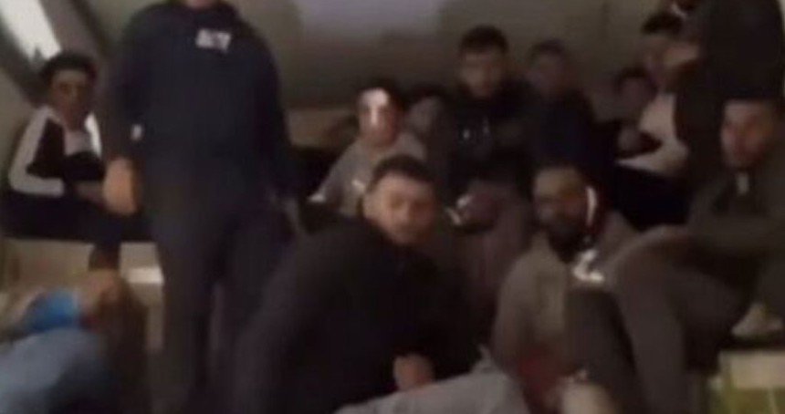 Hatay’da tırda 16 düzensiz göçmen yakalandı: 2 şüpheli tutuklandı