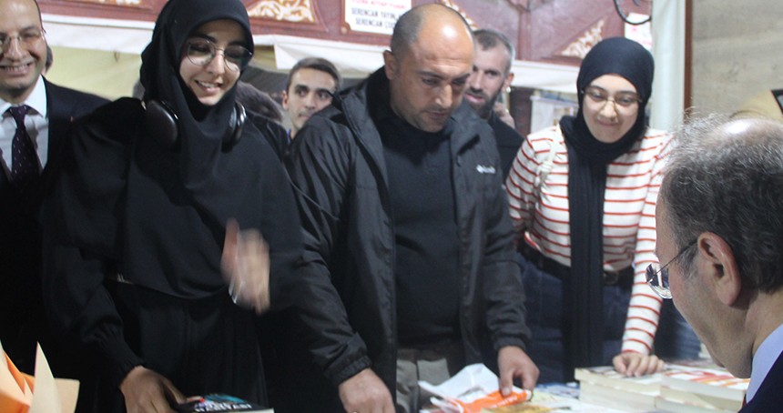 Cumhurbaşkanı Başdanışmanı Orhan: Kitap fuarı gibi etkinlikler kültüre ve medeniyete değer katıyor