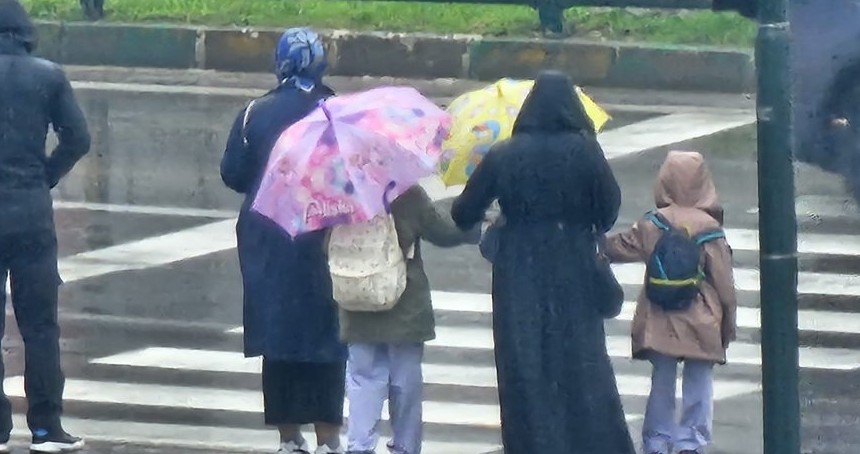 Bursa’da sağanak yağış etkili oluyor