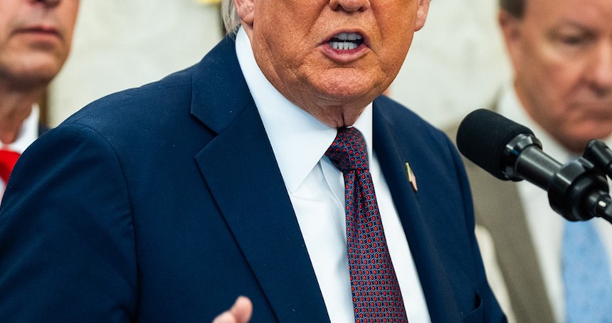 Trump, Venezuela hava sahasının tamamen kapatılacağını duyurdu