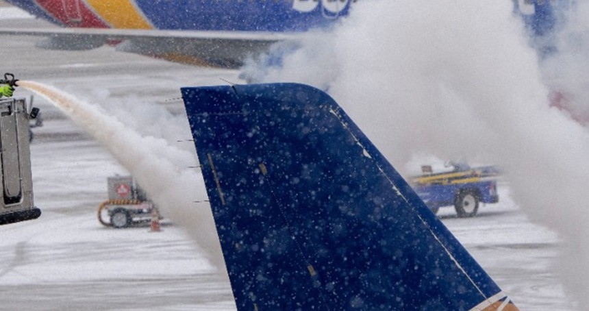 ABD'de yoğun kar yağışı nedeniyle binlerce uçuş iptal edildi