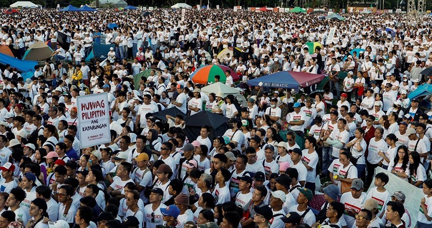 Filipinler'de yolsuzluk protestoları devam ediyor