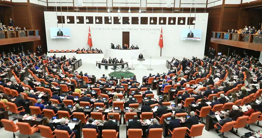 Meclis'te yoğun mesai: Vergi, bütçe ve 55 bin mahkûmun tahliyesi gündemde